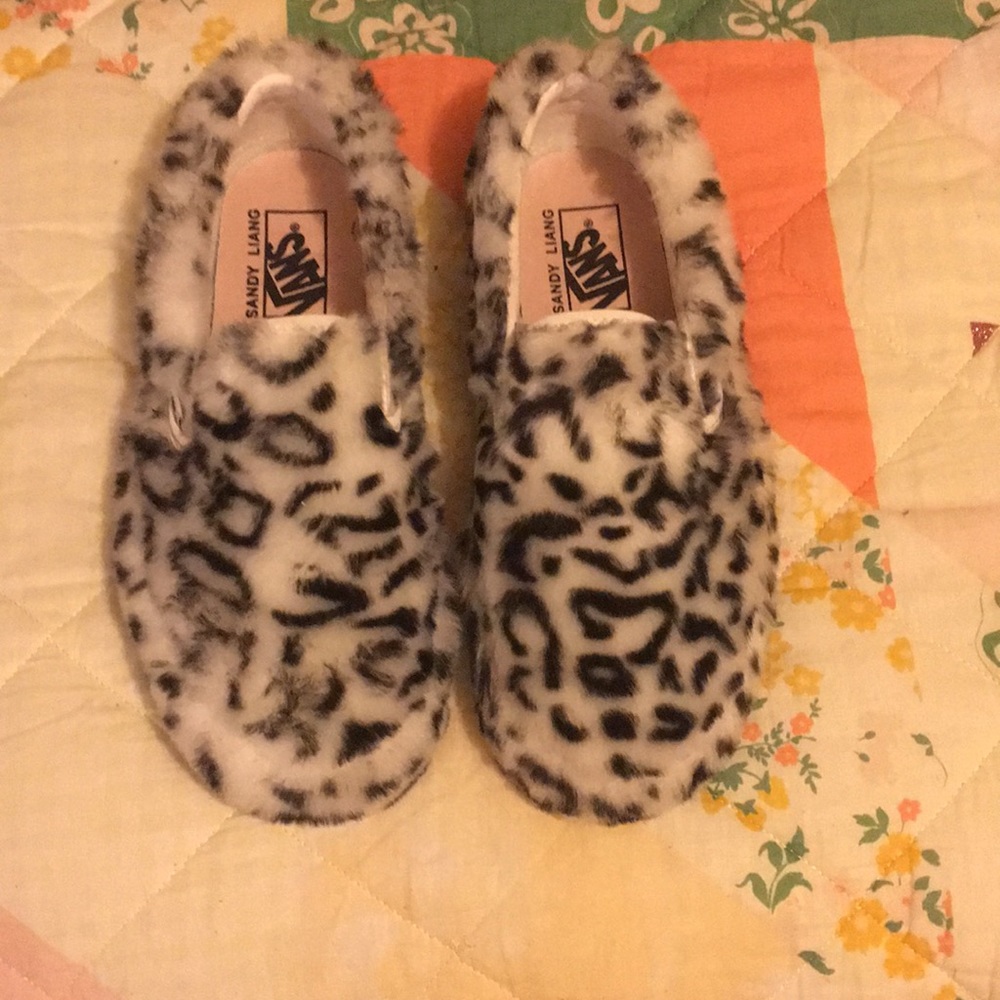 White leopard fur Vans